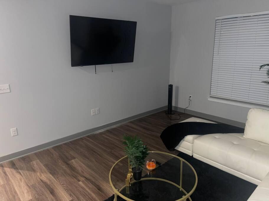 Luxurious & Spacious 1 Bedroom ハンプトン エクステリア 写真